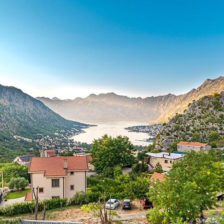 Ferienwohnung Red Hill Kotor Exterior foto