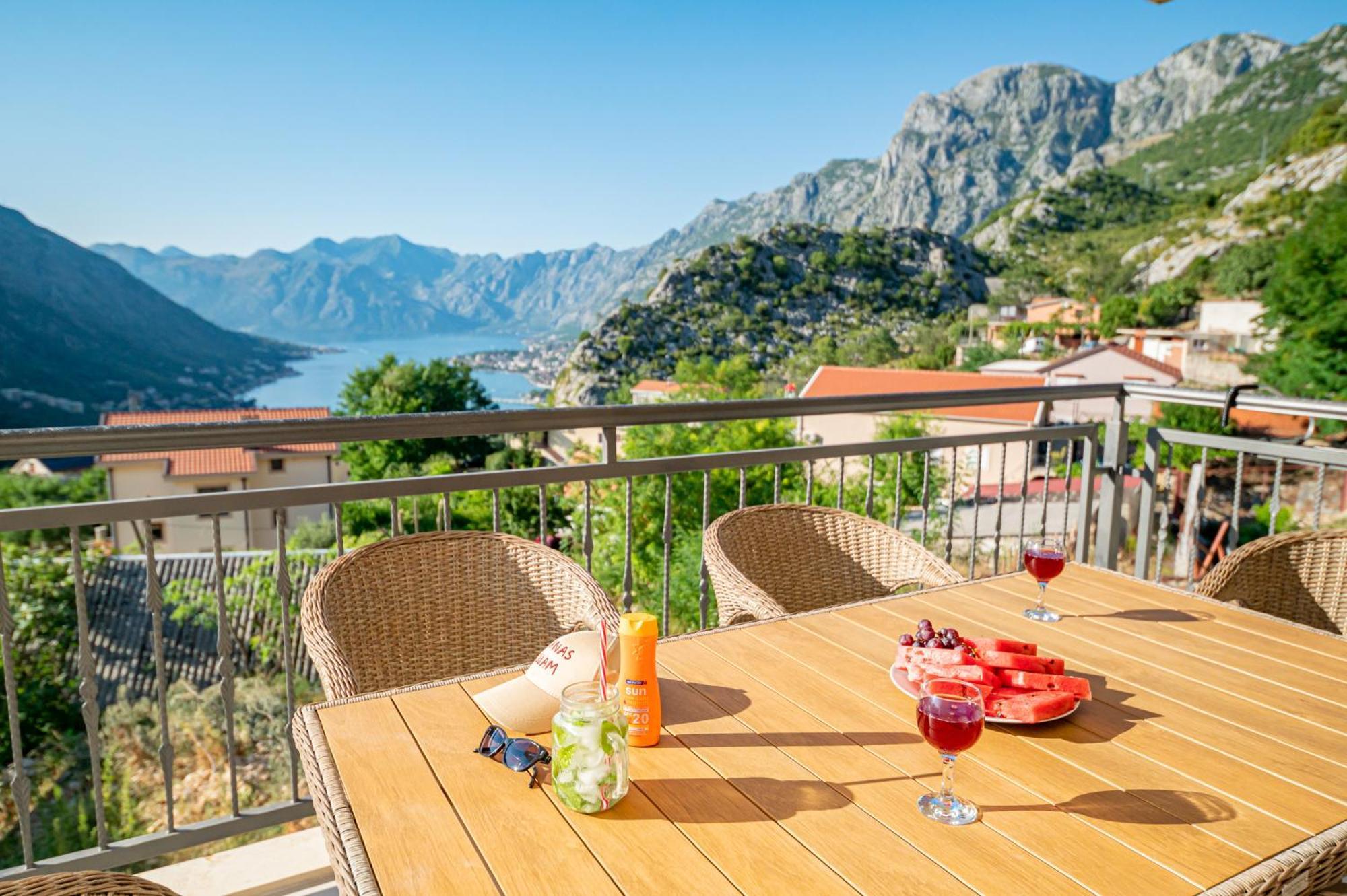Ferienwohnung Red Hill Kotor Exterior foto