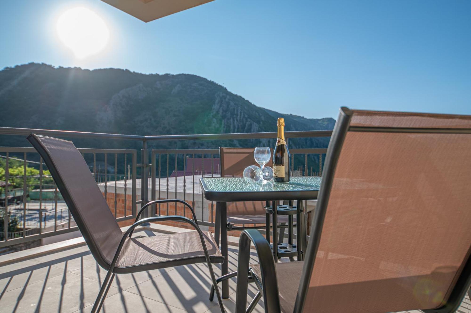 Ferienwohnung Red Hill Kotor Exterior foto